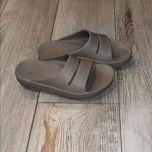 OOFOS Taupe Sandals with Modern Design and Slip-On Comfort